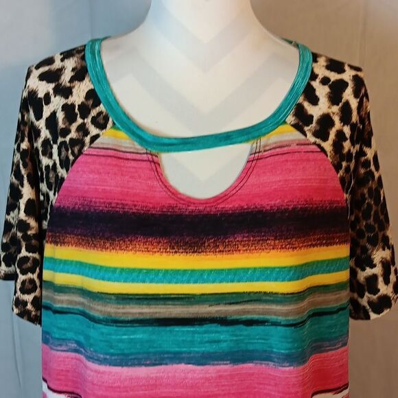 Lilypad Southwestern Print Blouse - Picture 2 of 5